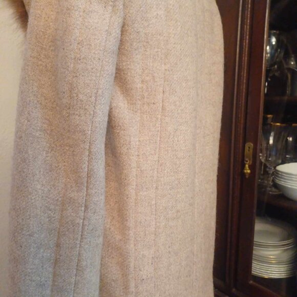 Rare Find! 1970s Vintage Pauline Trigere A Line Wool Coat Coyote Collar - Picture 8 of 16